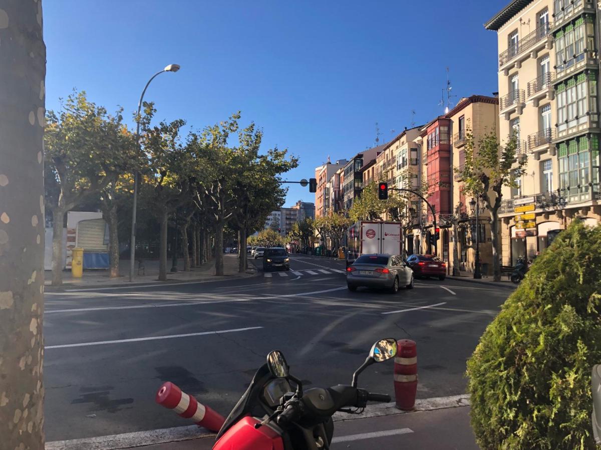 Gran Alojamiento En El Casco Antiguo De 로그로노 외부 사진